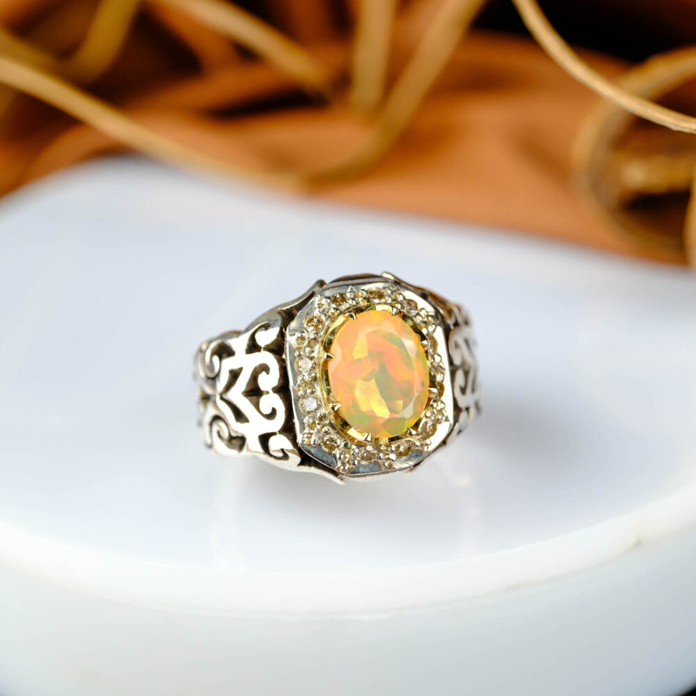 Sertifikalı (1.25 ct) Opal Taşı (0.23 ct) Pırlanta Süslemeli Gümüş Yüzük