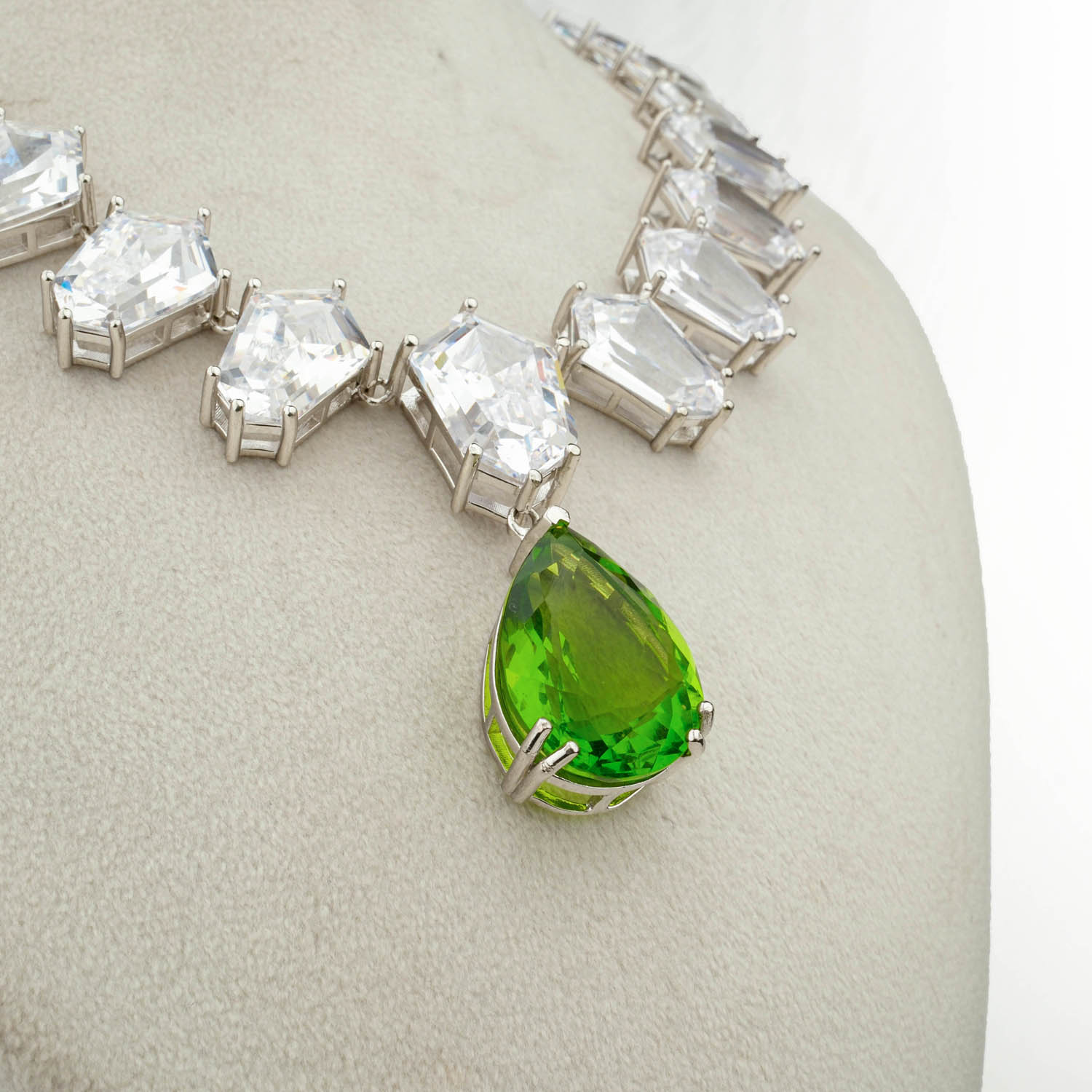 Swarovski taş süslemeli Gerdanlık1-2