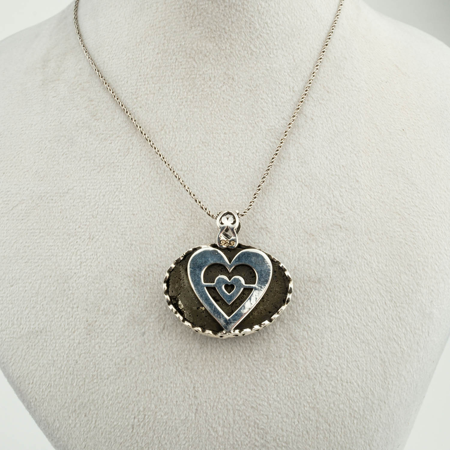 konya-dogal-tas-evi-925-gumus-pirit-dogal-tas-kolye-tasarim