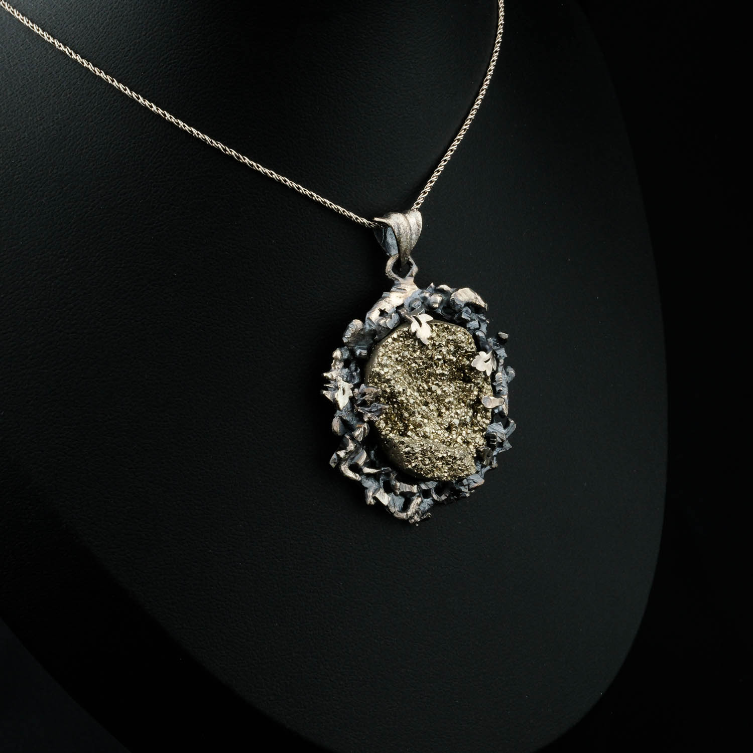 konya-dogal-tas-evi-koleksiyonluk-pirit-dogal-kolye-925-ayar-gumus