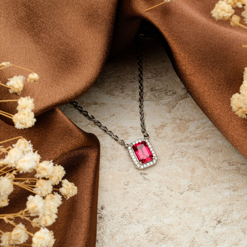 Pembe Safir Doğal Taş 925 Ayar Gümüş Kolye (Labaratuvar İşlemli)
