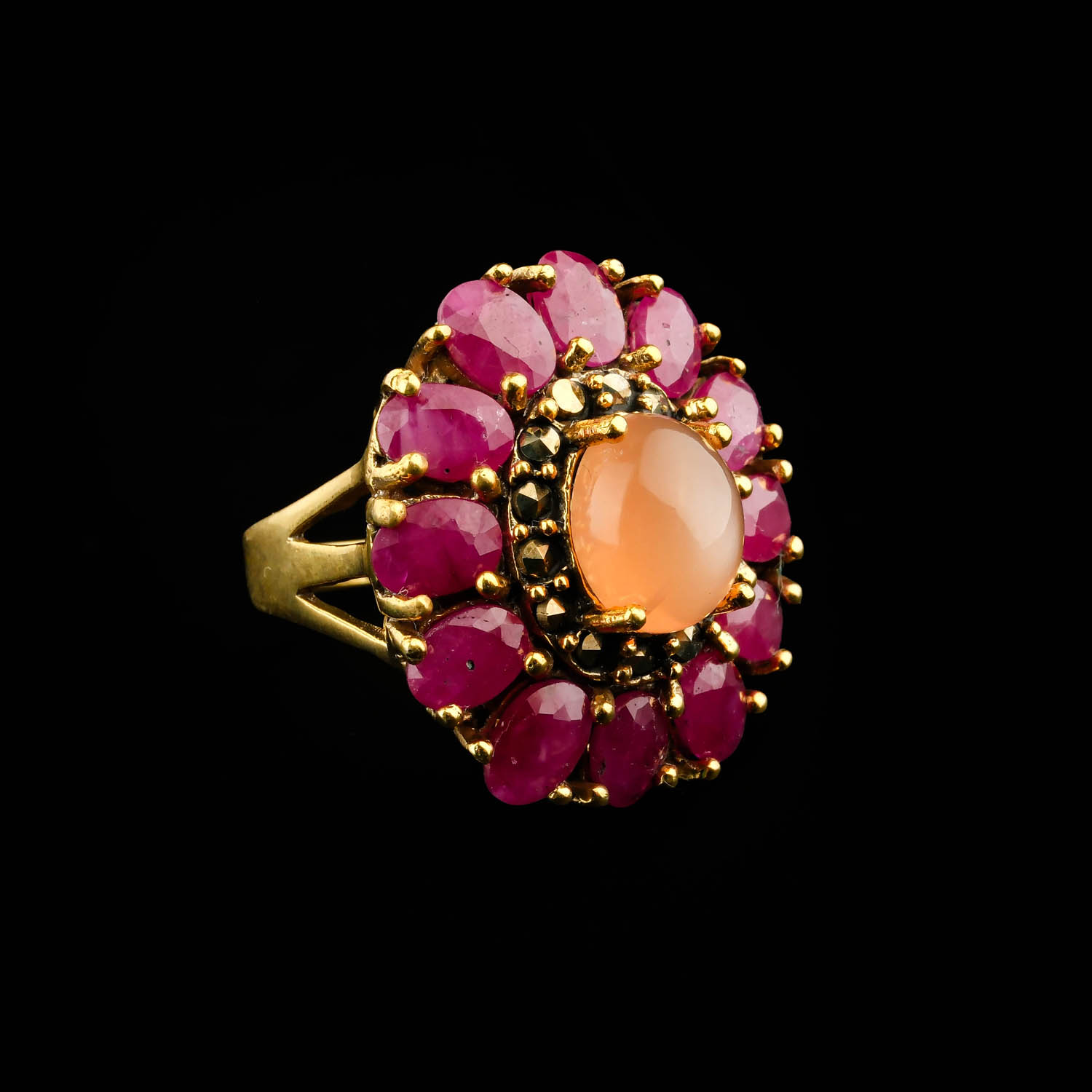 konya-dogaltas-evi-luks-gunes-ve-yakut-tasi-925-ayar-gumus-gold-kaplama-ozel-tasarim-bayan-yuzuk