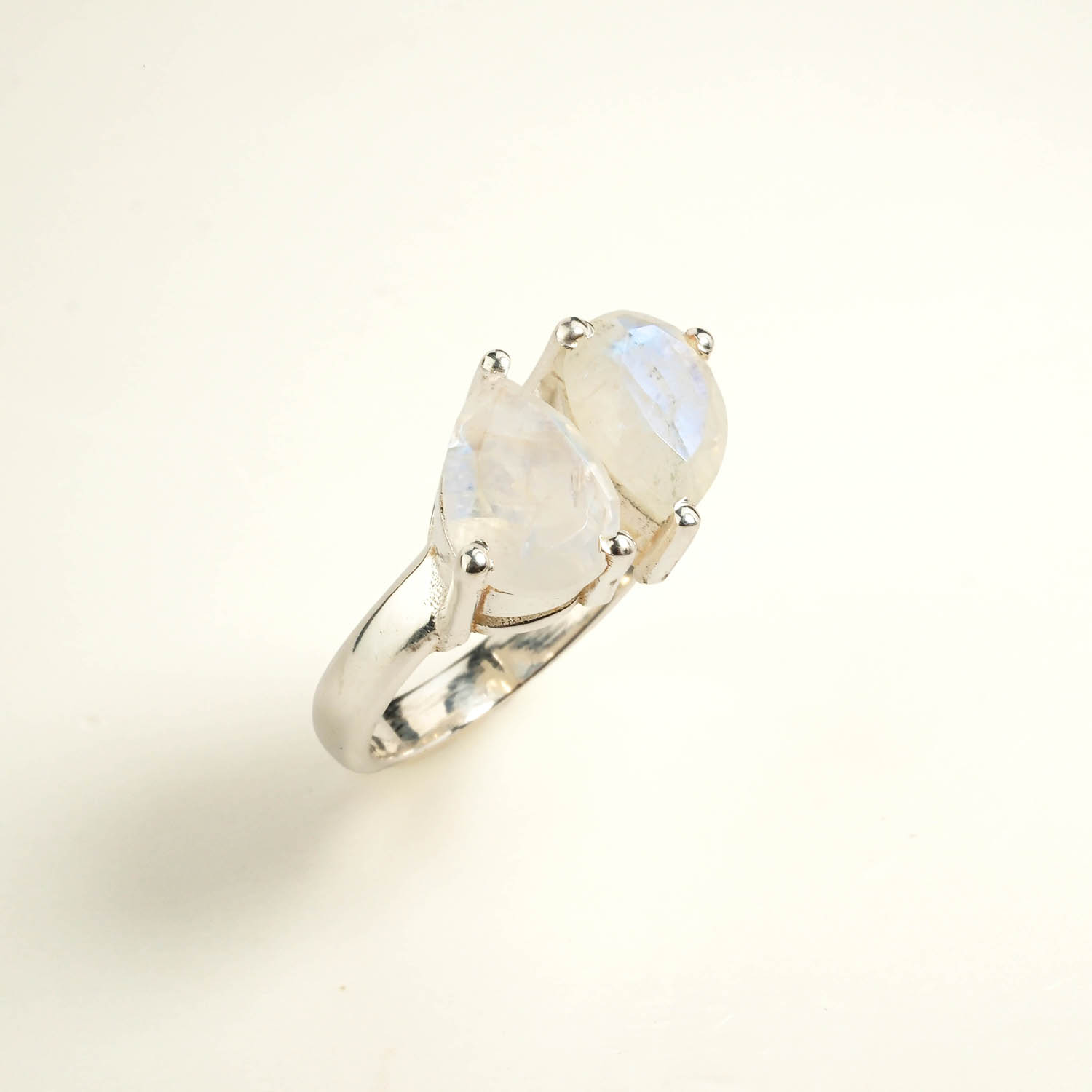 konya-dogaltas-evi-orijinal-ay-tasi-925-ayar-gumus-dogal-tas-bayan-yuzuk