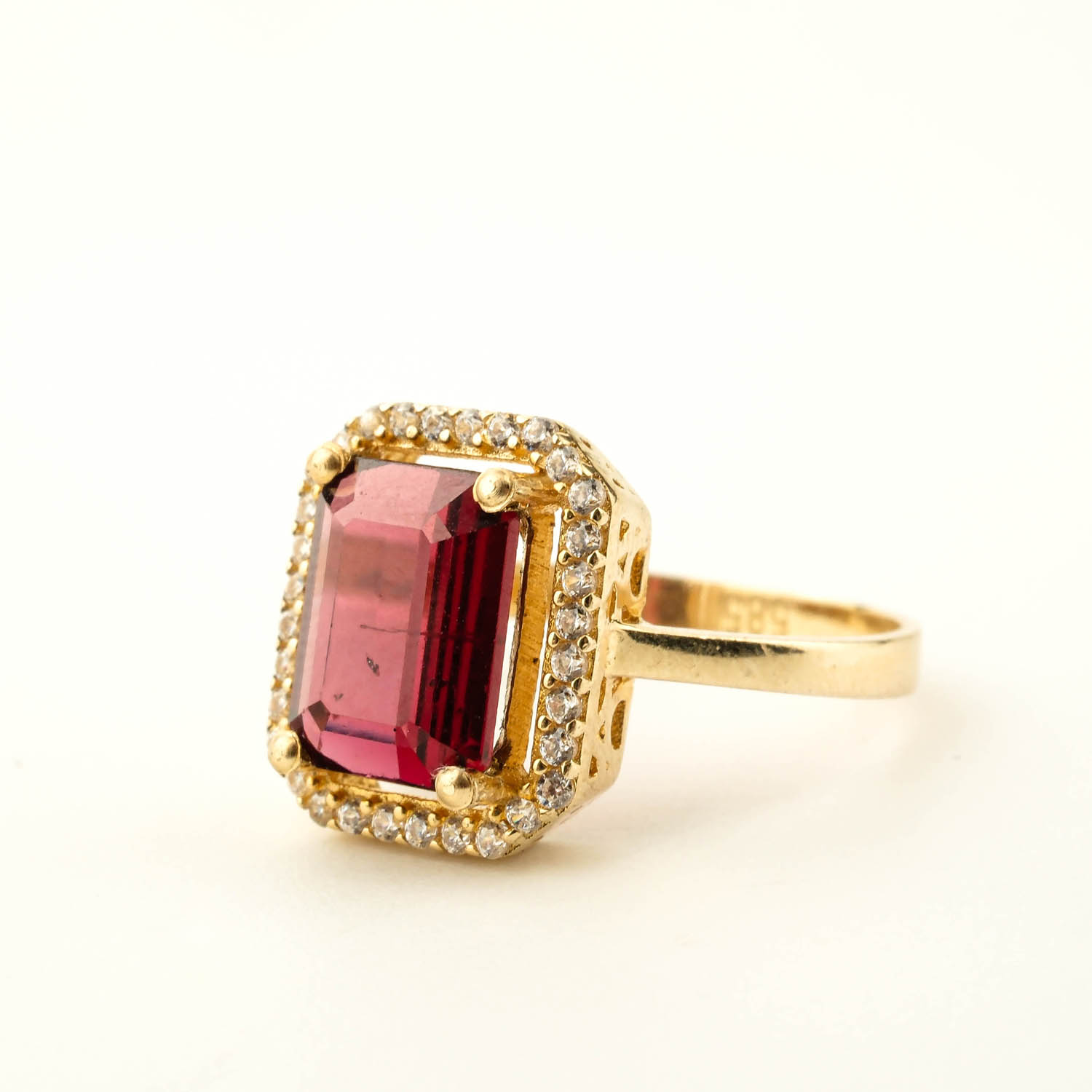 konya-dogaltas-evi-dogal-tas-garnet-lal-14-ayar-altin-bayan-yuzuk