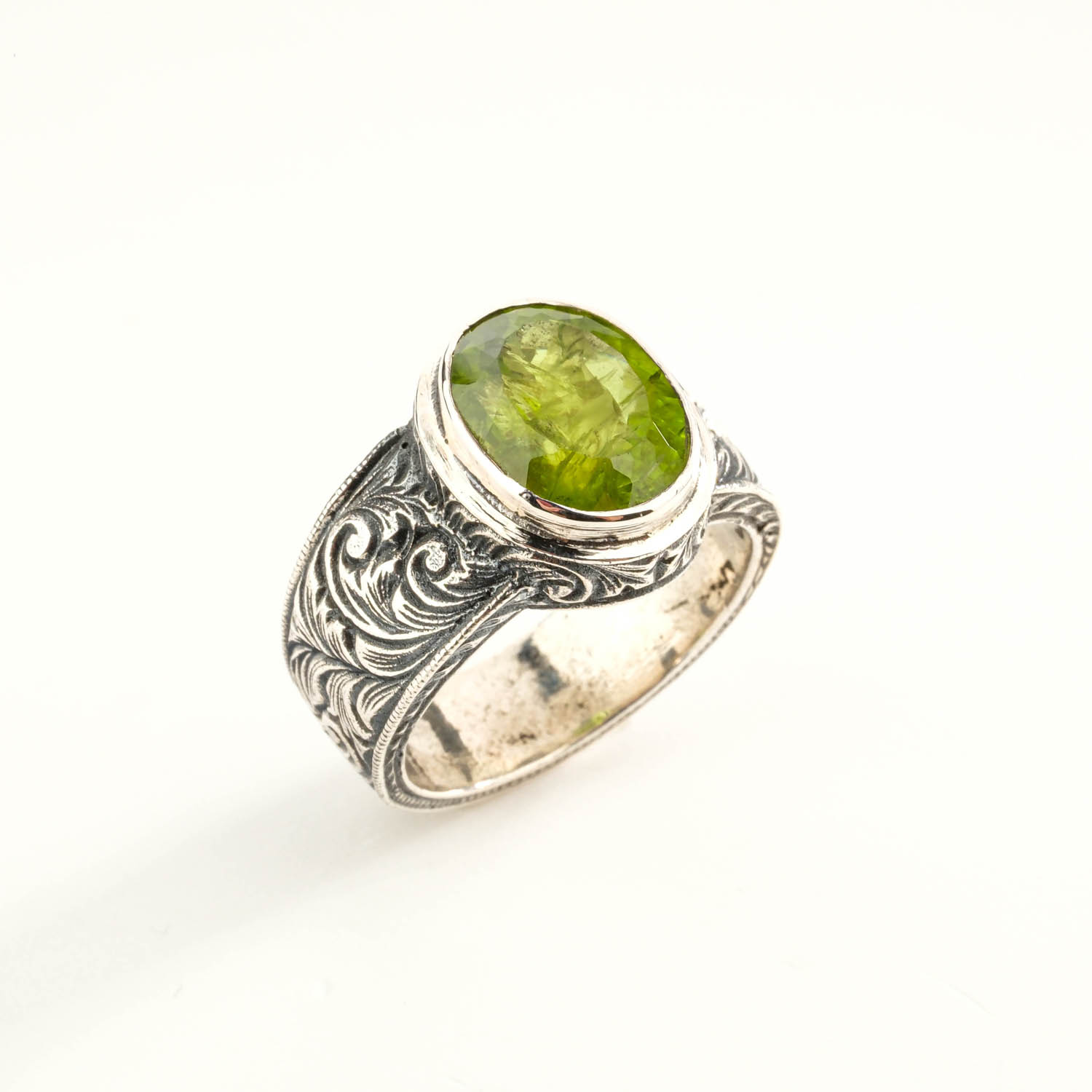 konya-dogaltas-evi-zebercet-peridot-tasli-925-ayar-gumus-dogal-tas-el-isciligi-erkek-yuzuk