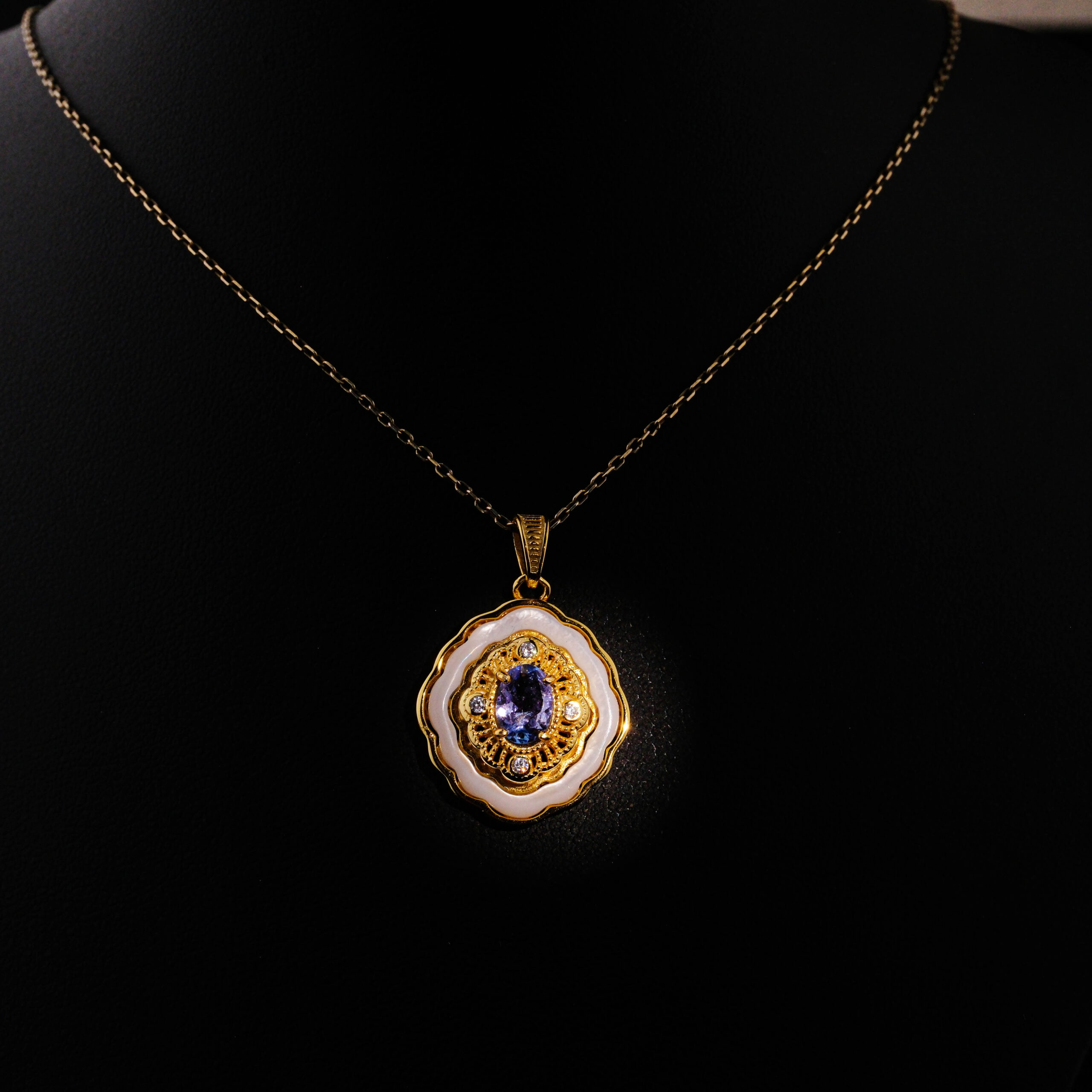 konya-dogaltas-evi-dogal-tas-tanzanit-sedef-swarovski-925-ayar-gumus-sik-kolye