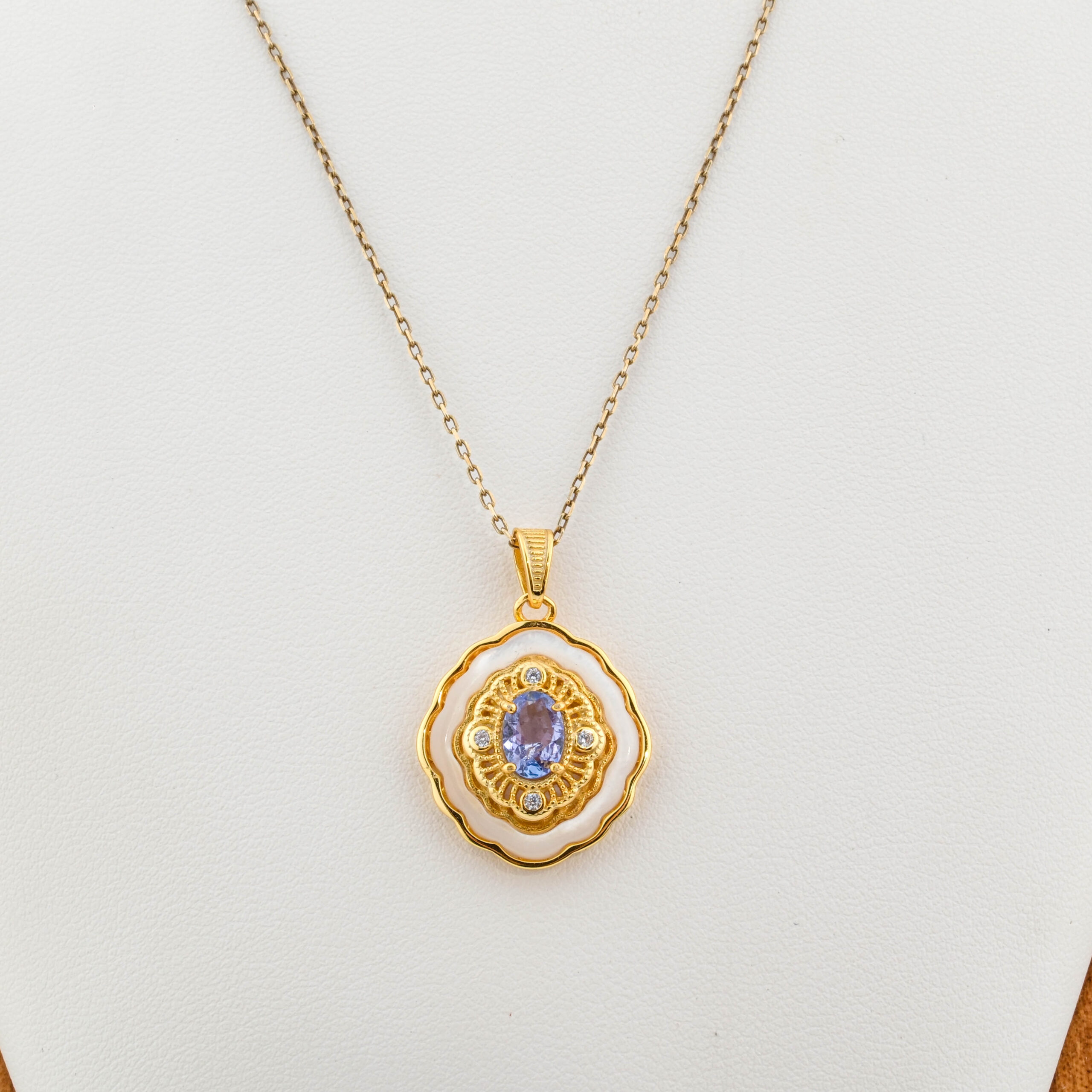konya-dogaltas-evi-orijinal-tanzanit-sedef-swarovski-925-ayar-gumus-dogal-tas-kolye