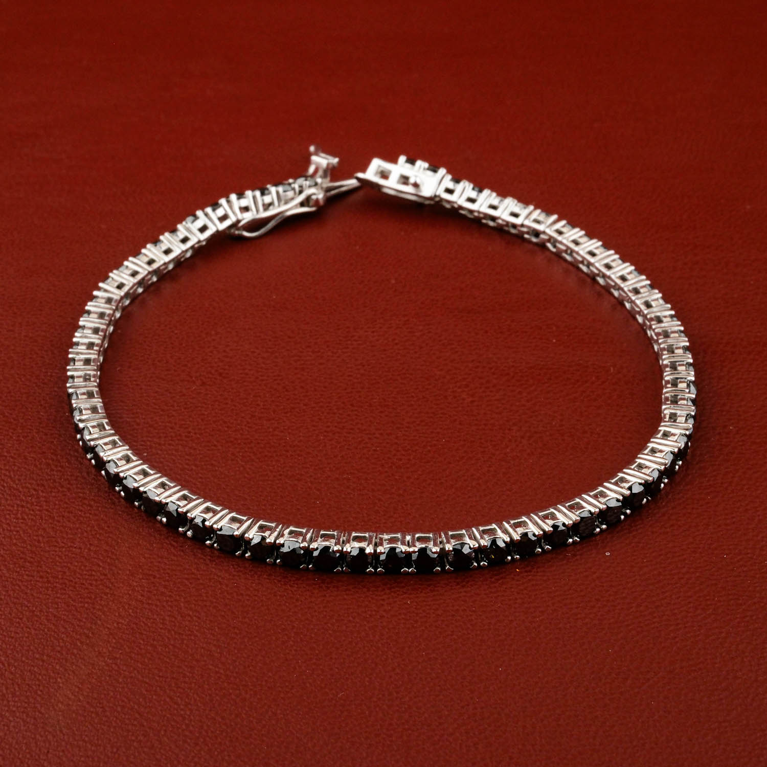 konya-dogaltas-evi-ozel-tasarim-siyah-elmas-black-diamond-925-ayar-gumus-su-yolu-bileklik