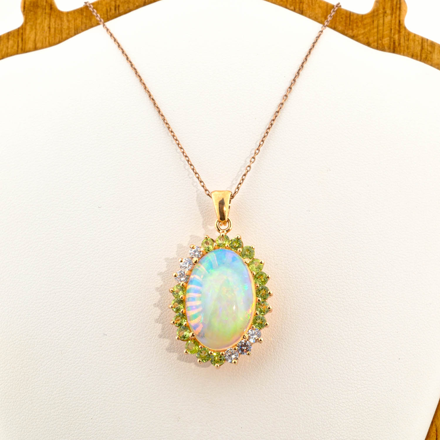 konya-dogaltas-evi-925-ayar-gumus-ozel-tasarim-opal-ve-peridot-tasli-luks-kolye