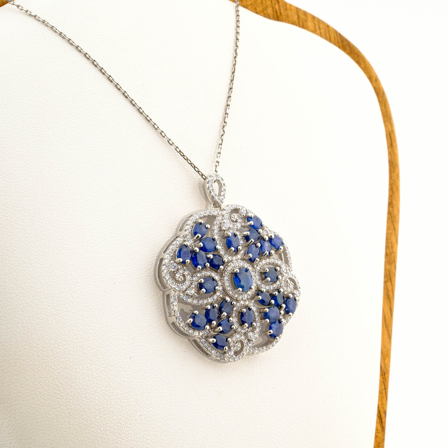 konya-dogaltas-evi-el-yapimi-dogal-safir-tasi-gumus-tasarim-bayan-kolye