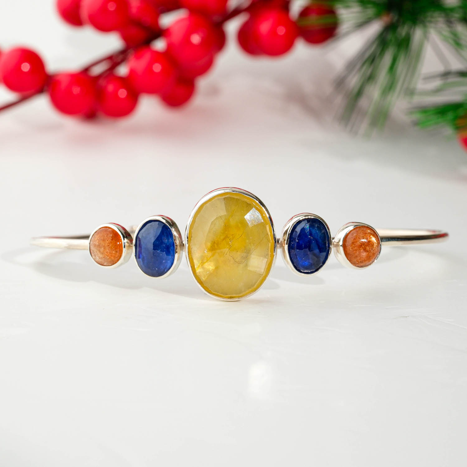 konya-dogaltas-evi-el-yapimi-sari-safir-gunes-mavi-safir-925-ayar-gumus-bayan-kelepce-bileklik