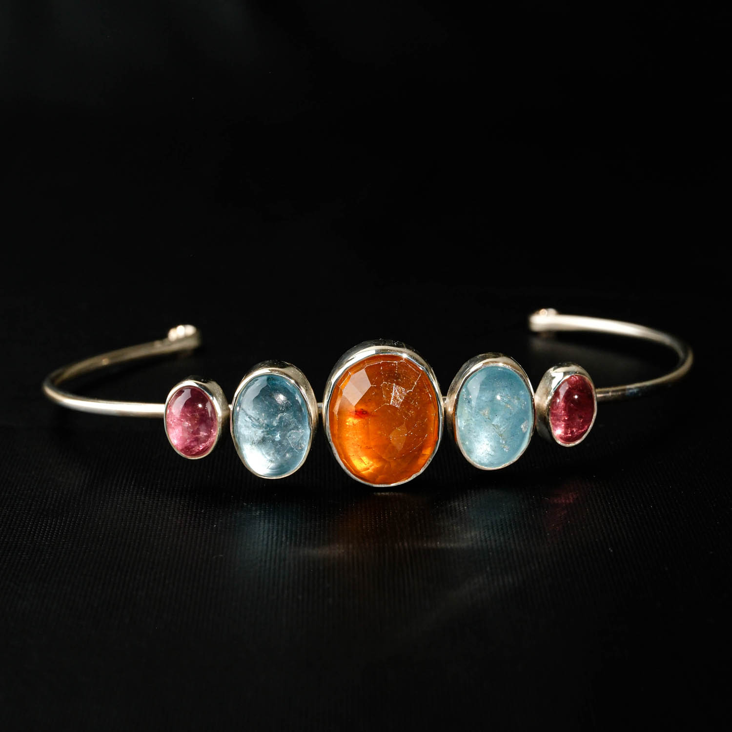 konya-dogaltas-evi-luks-sari-safir-topaz-turmalin-ozel-tasarim-925-ayar-gumus-bileklik