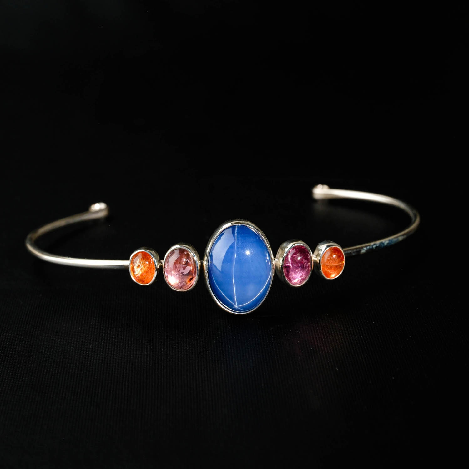 konya-dogaltas-evi-luks-star-safir-turmalin-gunes-ozel-tasarim-925-ayar-gumus-bileklik