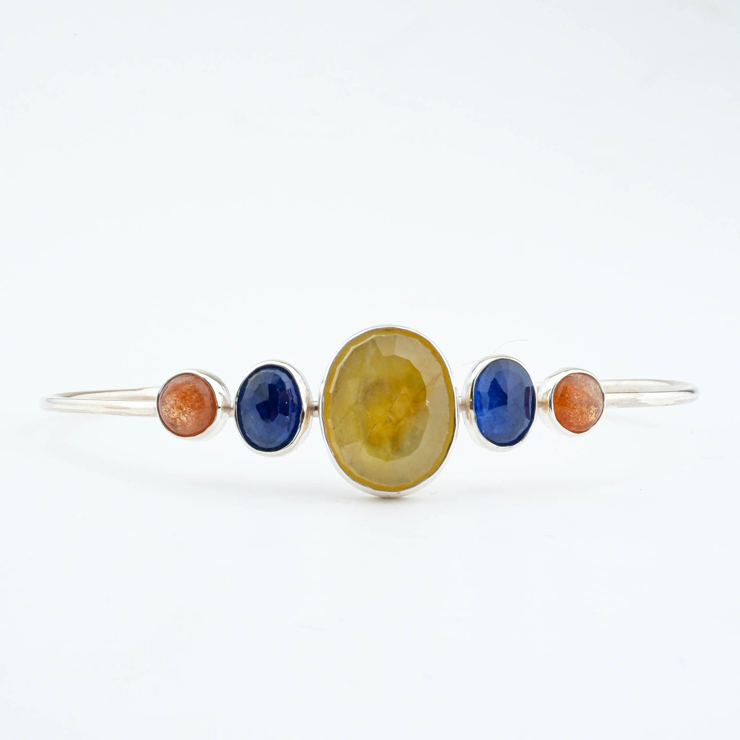 konya-dogaltas-evi-sari-safir-gunes-mavi-safir-tasi-925-ayar-gumus-bayan-kelepce-bileklik