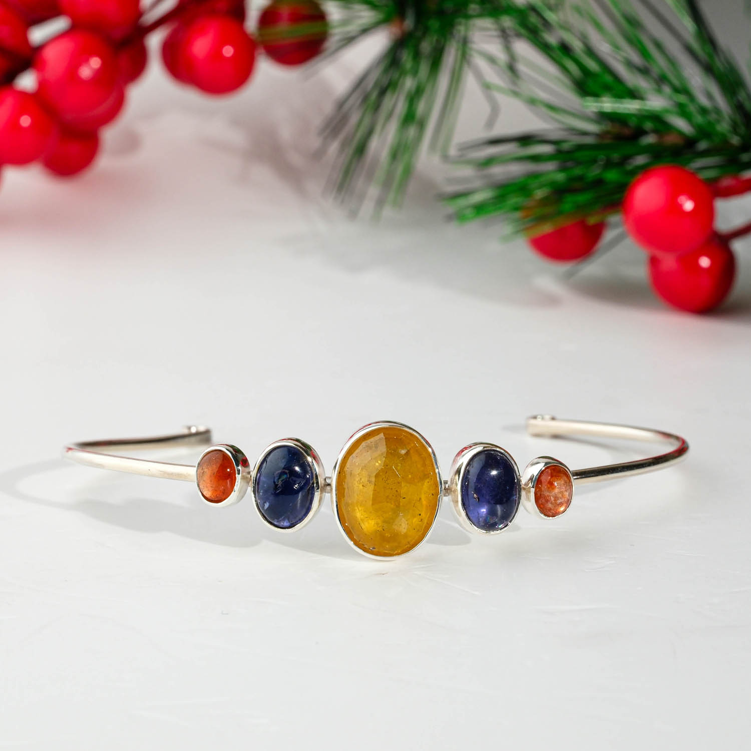 konya-dogaltas-evi-sari-safir-gunes-mavi-safir-tasi-925-ayar-gumus-bayan-kelepce-bileklik