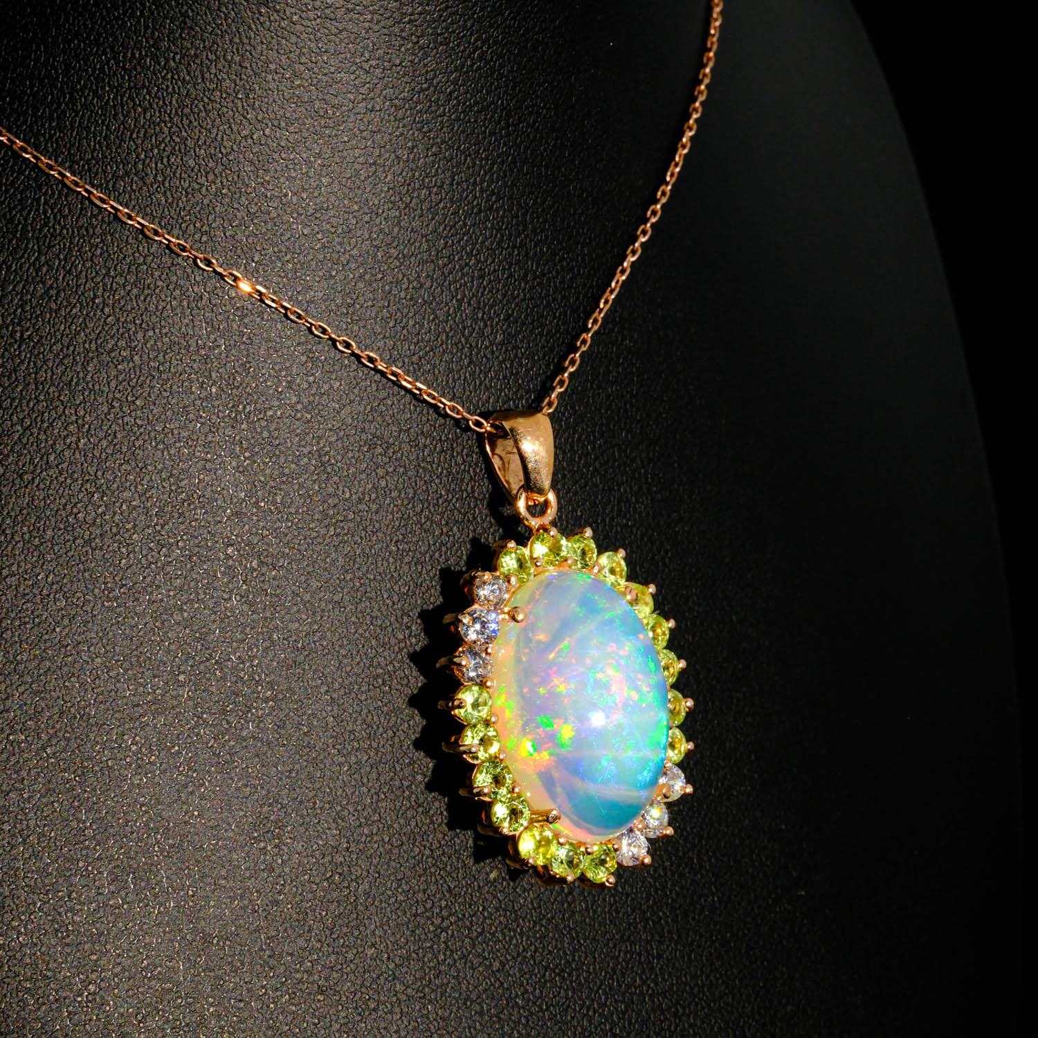 konya-dogaltas-evi-sik-ve-parlak-opal-zebercet-swarovski-gumus-kolye