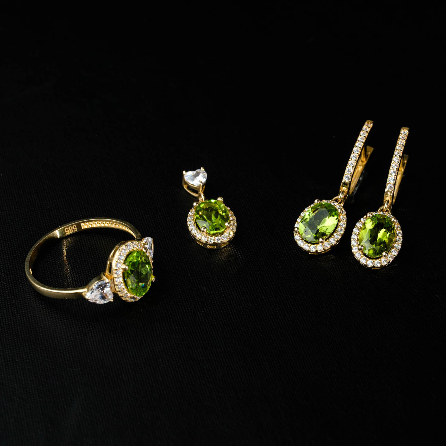konya-dogaltas-evi-zebercet-peridot-tasli-orijinal-14-ayar-altin-set