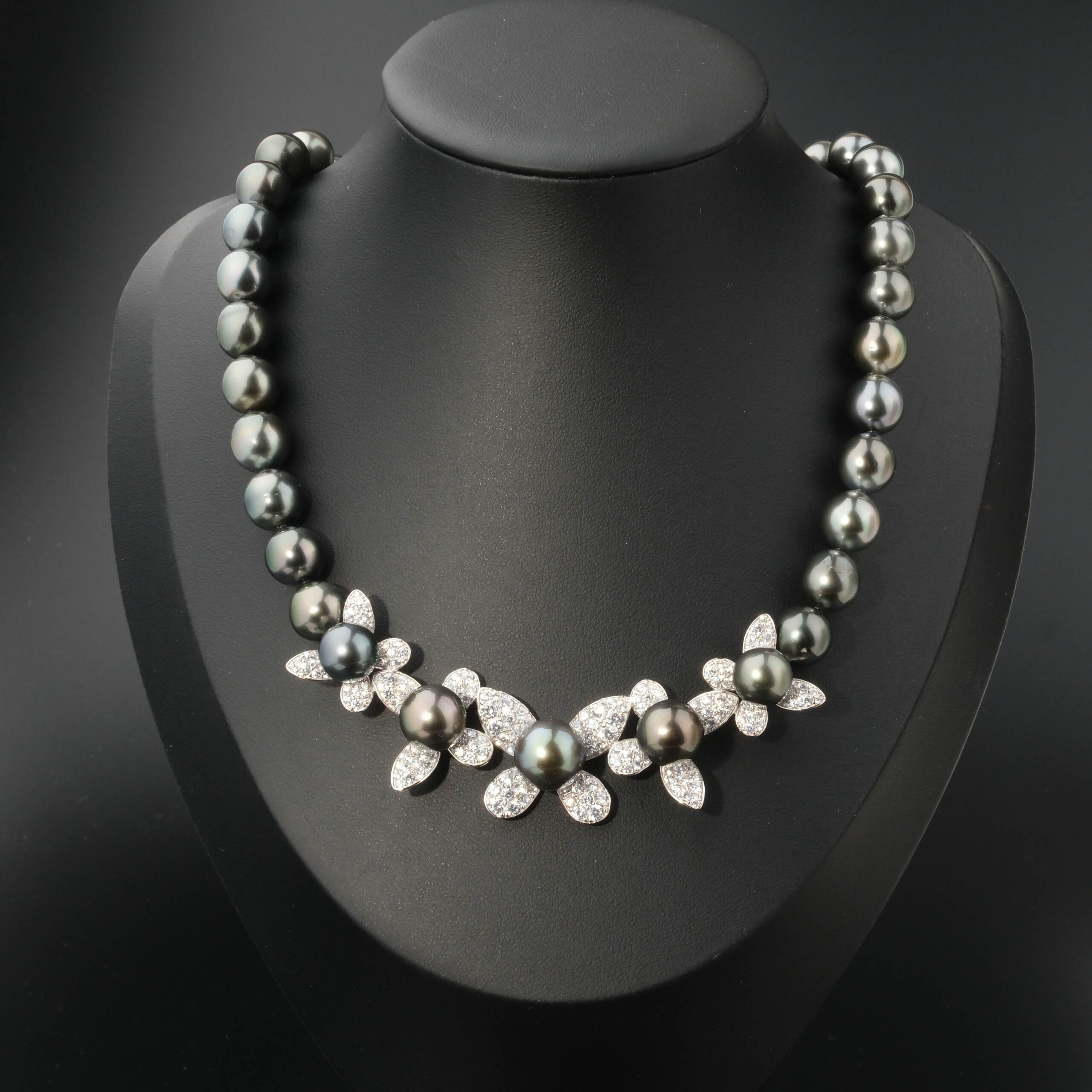 konya-dogaltas-evi-sifali-tahiti-inci-925-ayar-gumus-tasarim-gerdanlik-modelleri