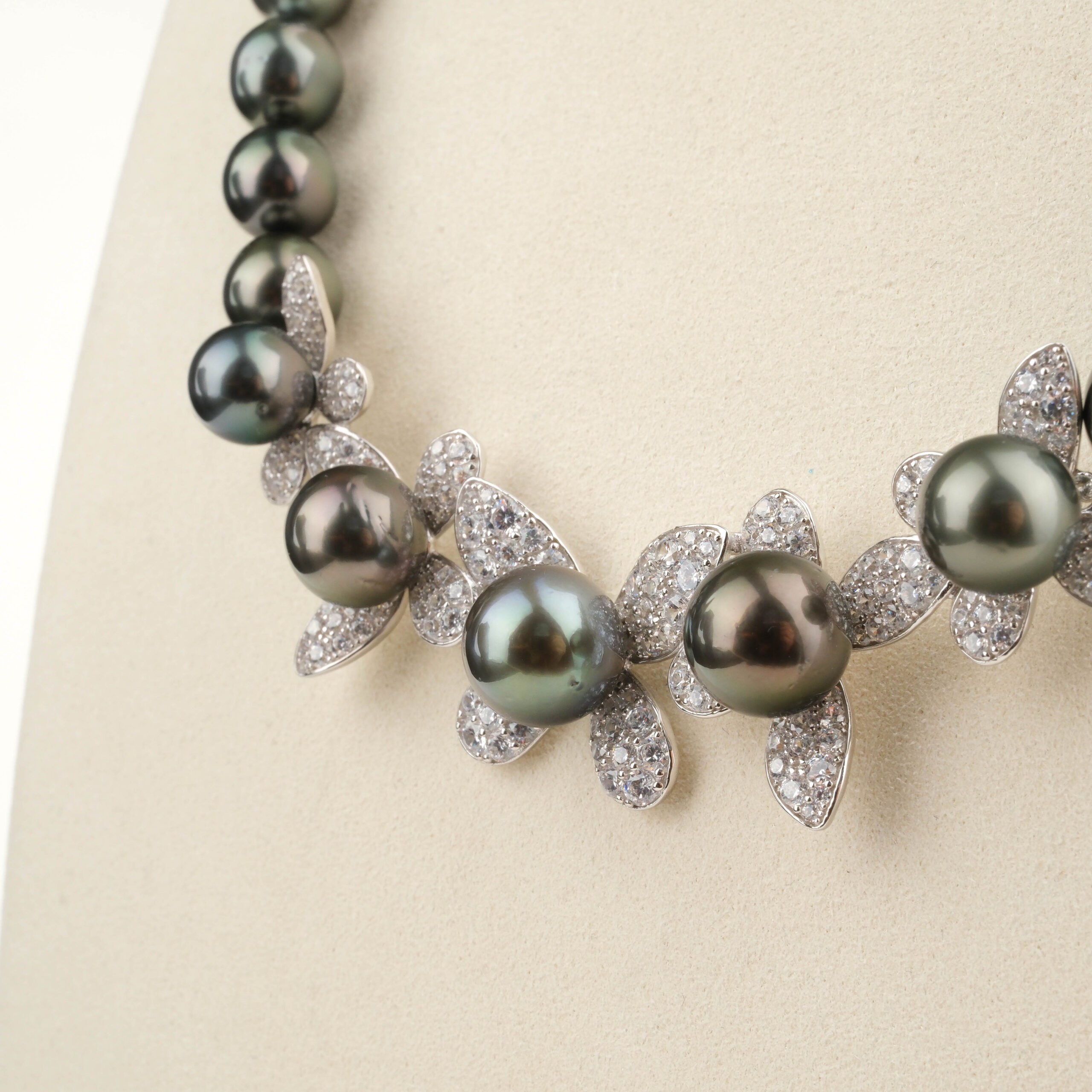 konya-dogaltas-evi-sik-ve-asil-tahiti-inci-925-ayar-gumus-tasarim-gerdanlik