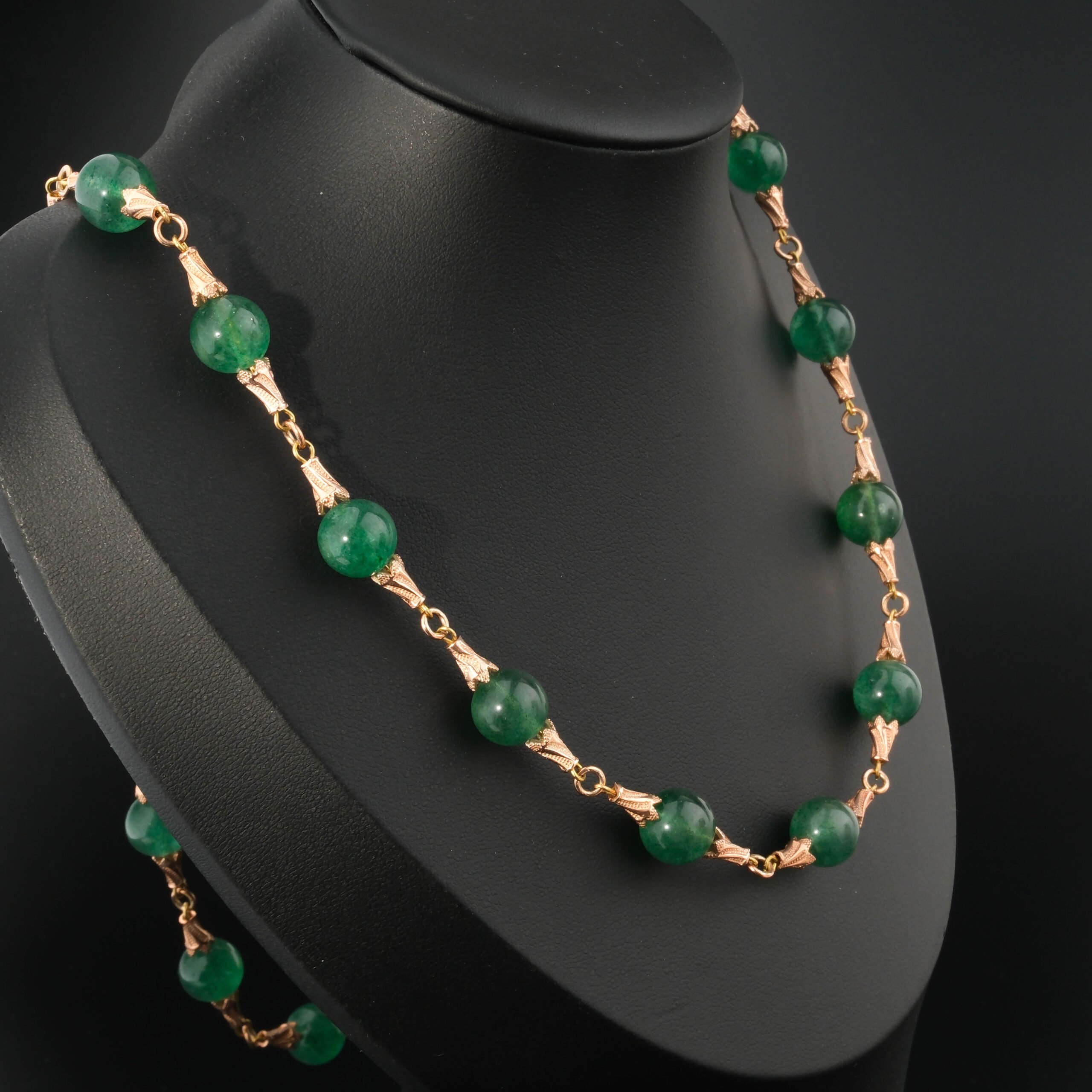 konya-dogaltas-evi-ozel-secilmis-beril-zumrut-dogal-tas-925-ayar-gumus-bayan-kolye-gerdanlik