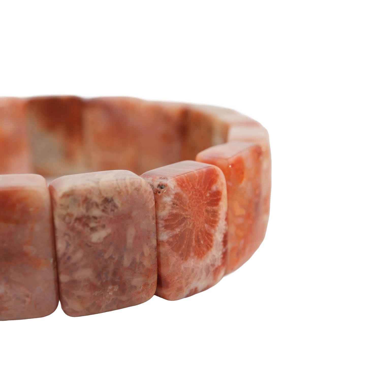 سوار-حجر-طبيعي-مرجان-قصة-مربعة-رولكس Bracciale taglio quadrato rolex in pietra naturale di corallo fossile originale nei toni dell'arancio e del bianco con motivi floreali naturali.