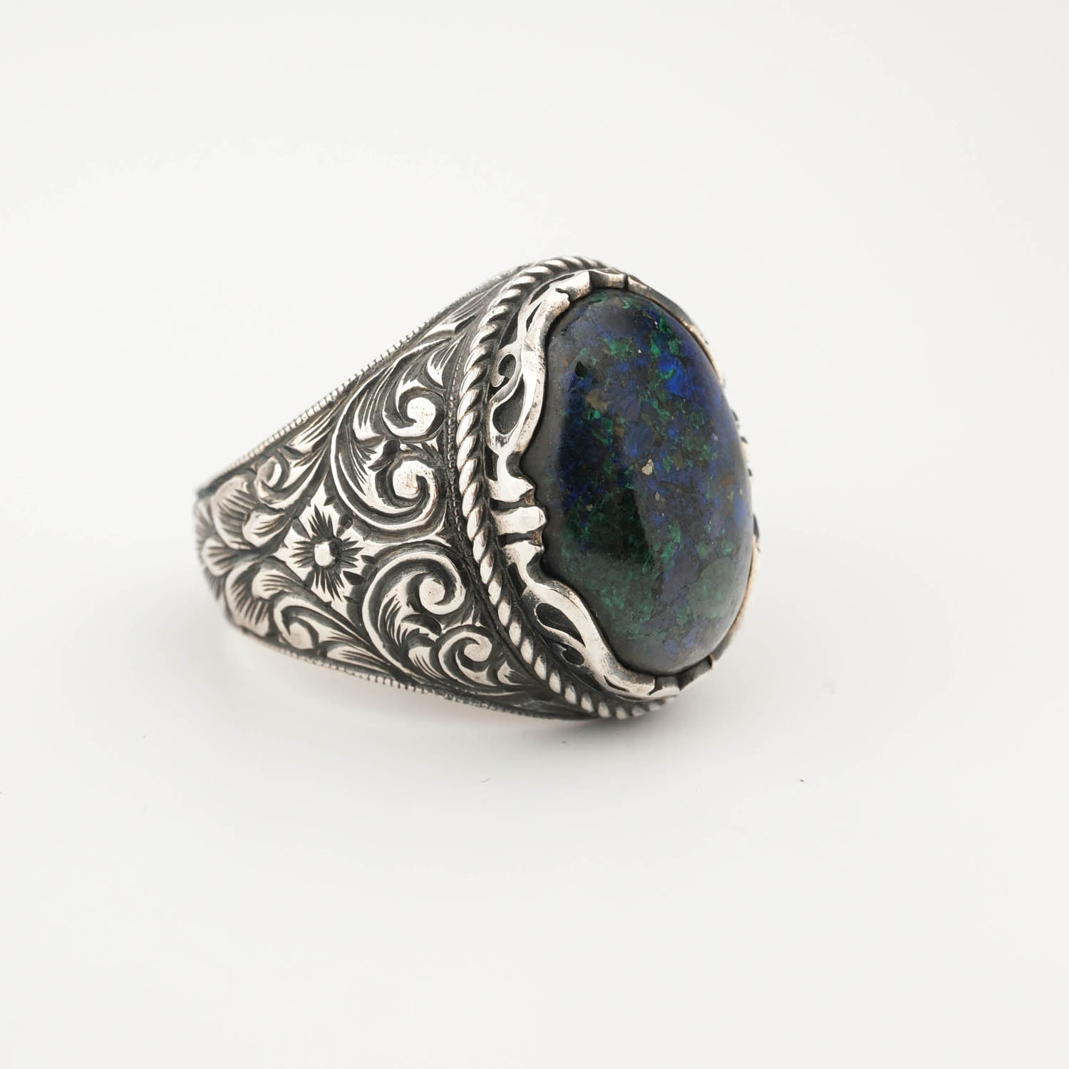 bague-luxe-homme-pierre-azurite-naturelle-grave-argent-925-noir خاتم رجالي فاخر من الفضة عيار 925 بنقوش قلمكار دستوية عتيقة مرصع بحجر الأزوريت الأزرق والأخضر الطبيعي الأصلي.