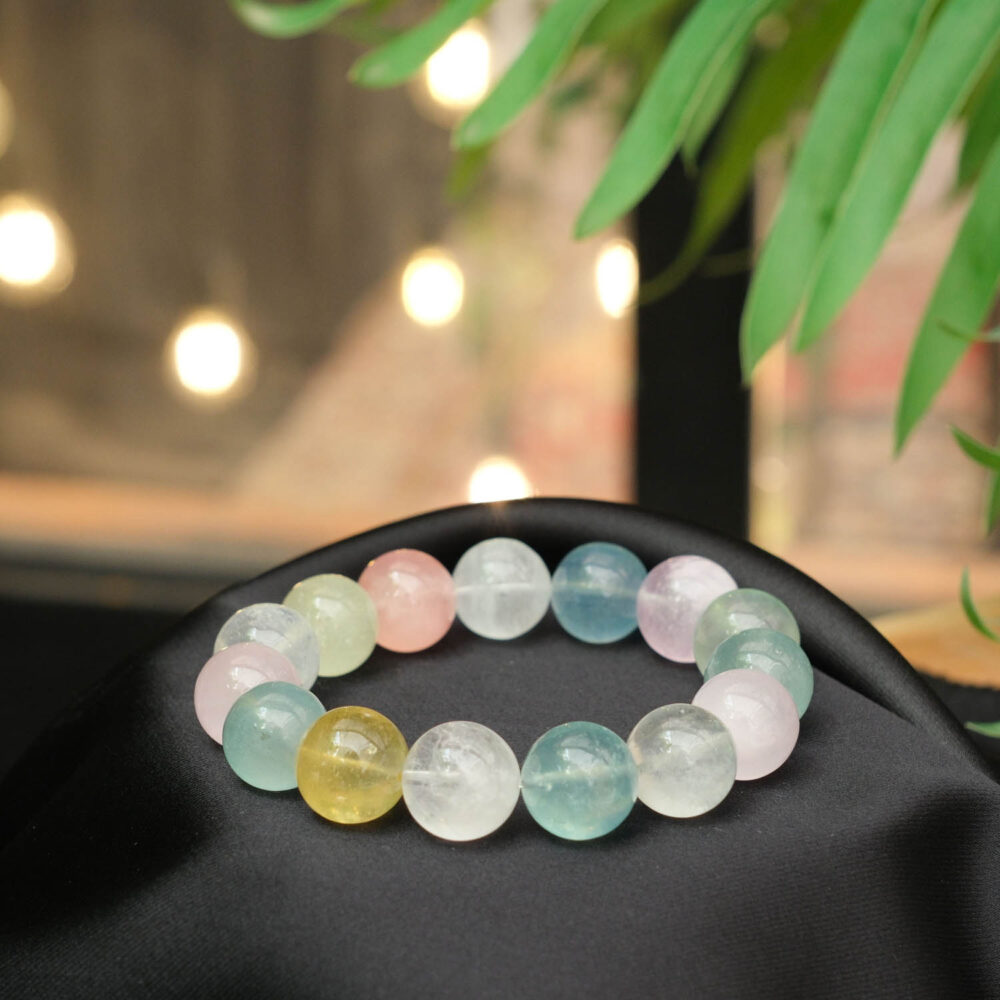 15-16mm dolgun iri küre kesim pastel pembe ve mavi tonlarında 7A+ kalite orijinal morganit doğal taş tasarım bileklik modeli.