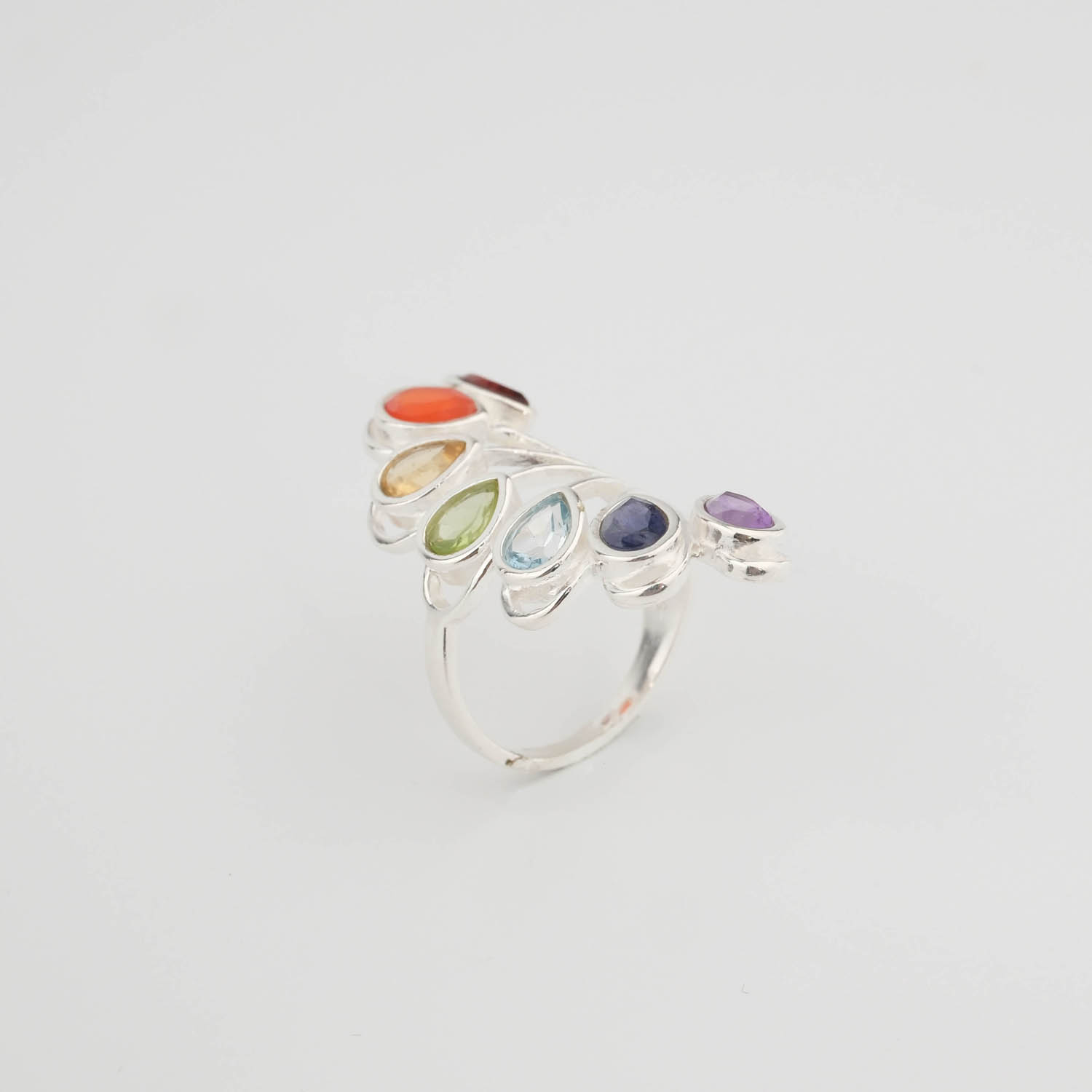 original-multi-gemstone-7-chakras-925-sterling-silver-luxury-ring Bague de luxe en argent sterling 925 ornée de sept pierres naturelles de couleur coupe facettée.