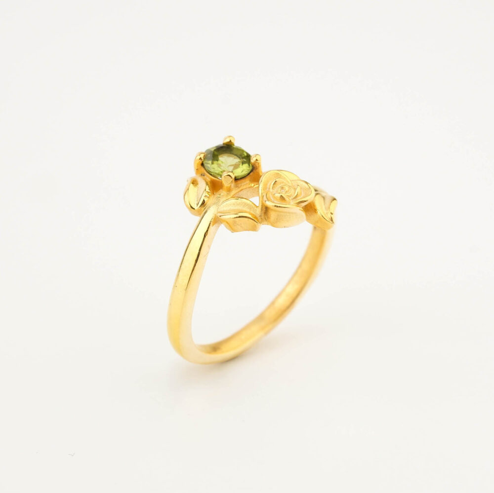 Bague de luxe pour femme en argent sterling 925 plaqué or ornée d'une rose et d'une pierre de péridot naturelle originale.