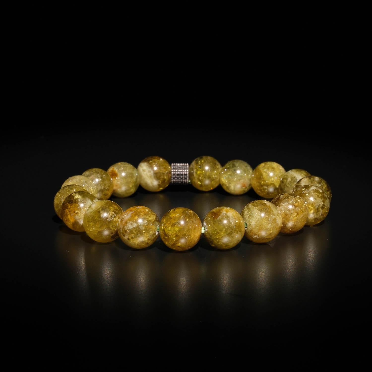 orijinal-6a-kalite-10-11mm-gumus-aparatli-zebercet-peridot-bileklik سوار أنيق مرصع بحجر الزبرجد الطبيعي الأصلي درجة 6A+ وفضة خرز مستدير حجم ١٠-١١ مم.