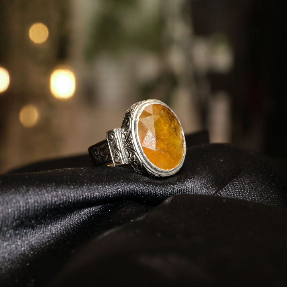 12,45 karat oval faset kesim bal sarısı tonlarında 925 ayar gümüş el işçiliği orijinal sarı safir doğal taş tasarım yüzük modeli.