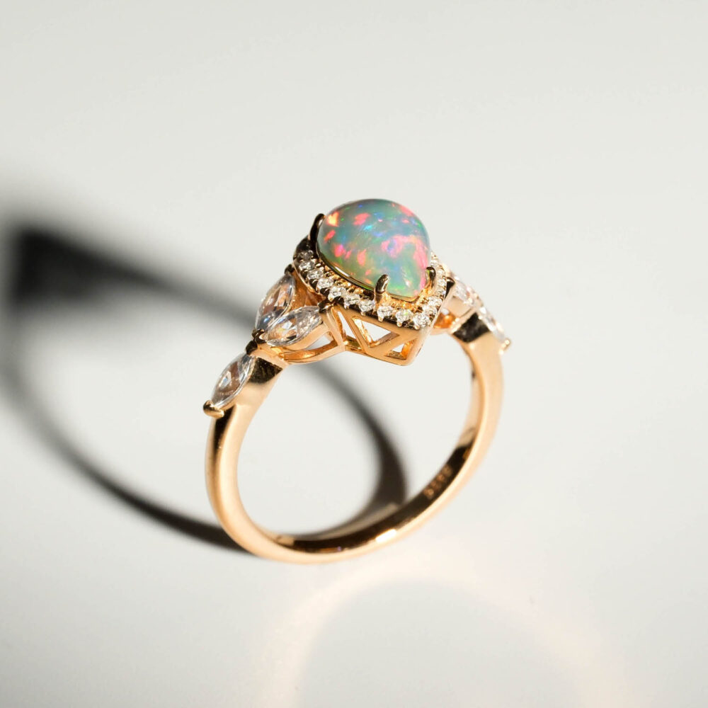 Orijinal damla kabaşon renk oyunlu doğal opal taşı markiz yan taşlı rose gold 925 ayar gümüş kadın yüzük.