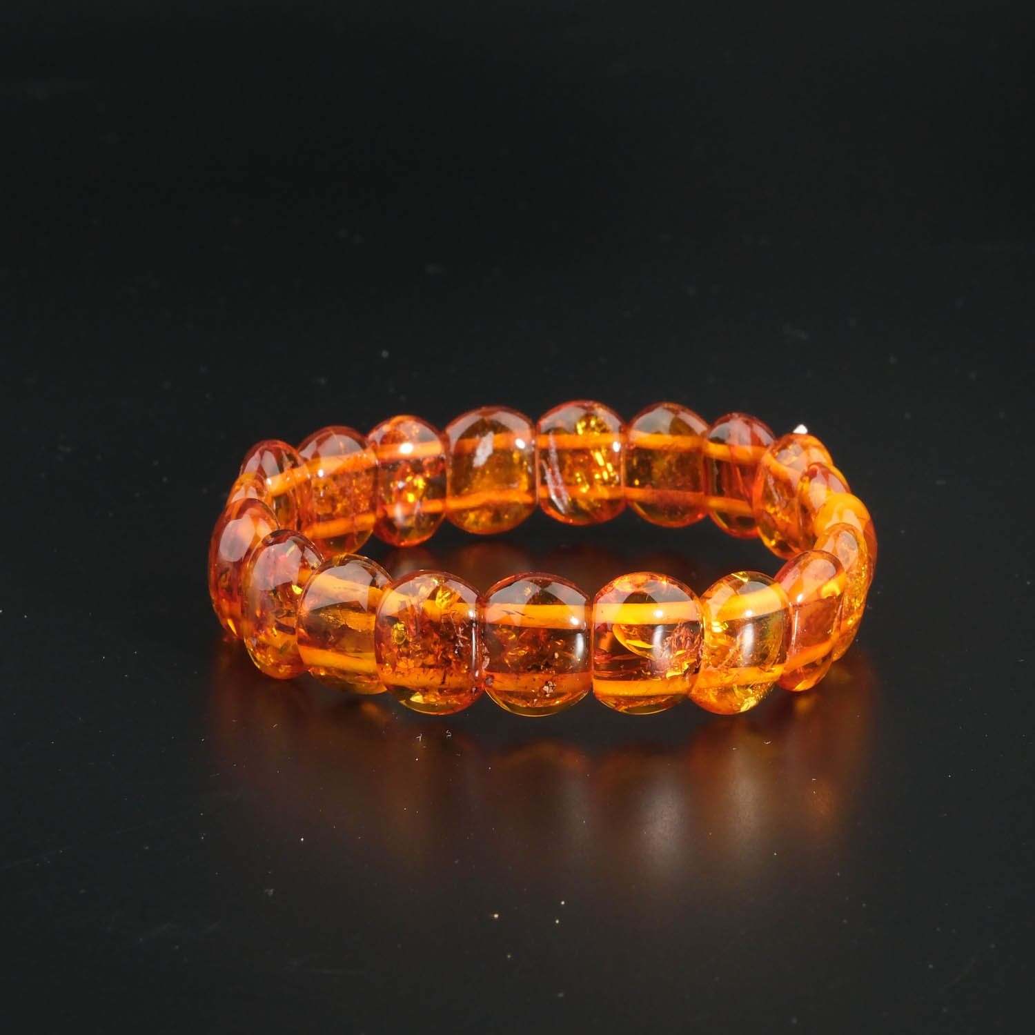 sertifioitu-unisex-meripihkarannekoru-aidolla-keltaisella-meripihkalla-soikea-rolex-10g Prefinjena sertifikovana unisex narukvica od pravog prirodnog ćilibara u obliku ovalnih rolex članaka 10 g.